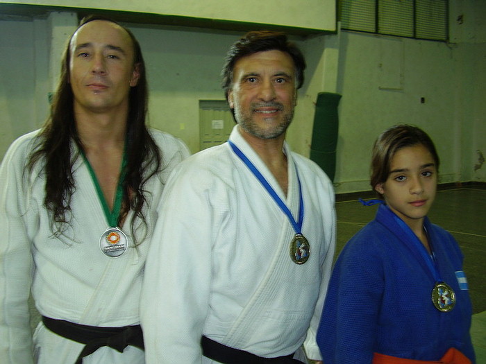 Medallistas en el Nacional de San Juan Ariel Alvarez (2º) ,Jorge Juri (1º) y Cinthya Almada(1ª) 