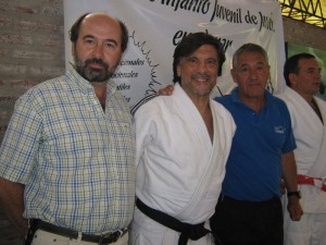 Jorge Salas ,el Prof. Jorge Juri y el Prof.Carlos 