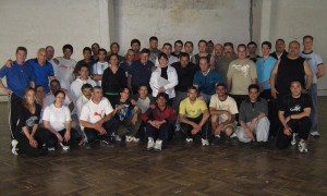Participantes del Curso Defensa Personal 10-2009 con la Prof.Liliana Escudero Lee.