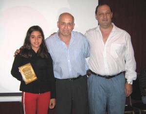 Cinthya Almada  con  Eduardo Benedetti y Manuel Rodríguez.