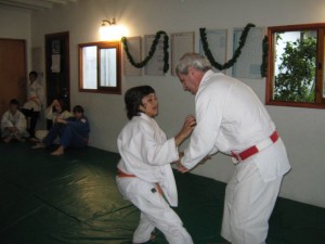 El Mtro.A.Gallina con el judoka Infantil Nicolás Chiariello en plena práctica.