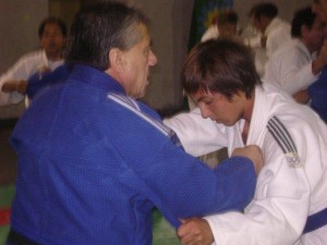 El Mtro.Felipe Oliva con Kevin Joaquin Juri.