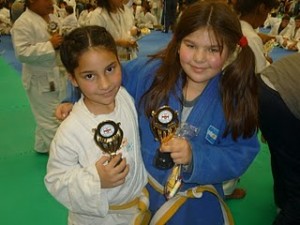 Victoria Torres y Abril Retondo en Categoría Escuelita.