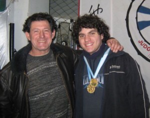 El Prof.Eduardo F.Loza con Ezequiel Dentis Campeón en juveniles + 90 Kg.