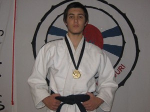 Kevin Juri , 1º en senior - 55 Kg