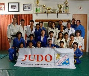 Los participantes de la Clase con los Profesores Jorge Juri, Gustavo Diez ,Ariel Alvarez y Lorena Tonello.