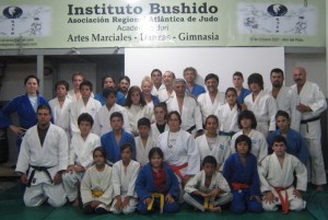 Numerosos Judokas en la Clase Inaugural de la Nueva sede.