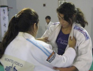 Cinthya Almada y Sofía Roldán en pleno entrenamiento.