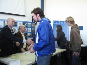 Gonzalo Torres de Olazábal, Joaquín Pascual y Micaela Sais reciben sus Becas.