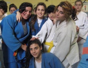 Las chicas de la Asociación Regional Atlántica de Inst.Bushido Academias Juri.