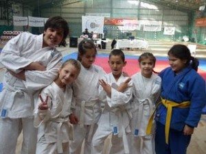 Judokas de la Regional Atlántica durante el torneo.